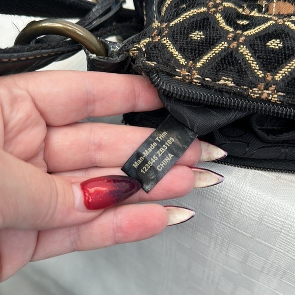 FOSSIL MULTICOLOR TAPESTRY GENUINE LEATHER STRAP XBODY HOBO SHOULDER BAG HANDBAG - Picture 10 of 11